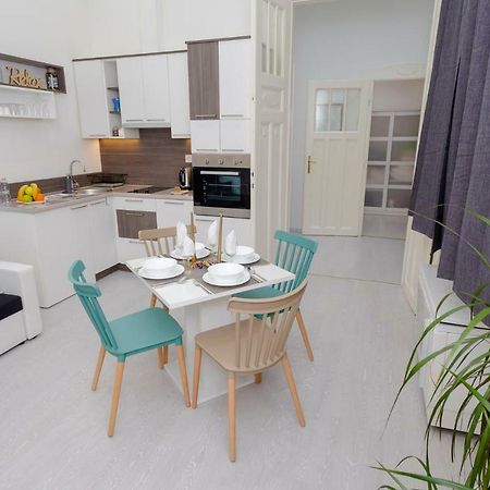 Boutique Residence Jokai - Apartment In The City Center Budapest Kültér fotó